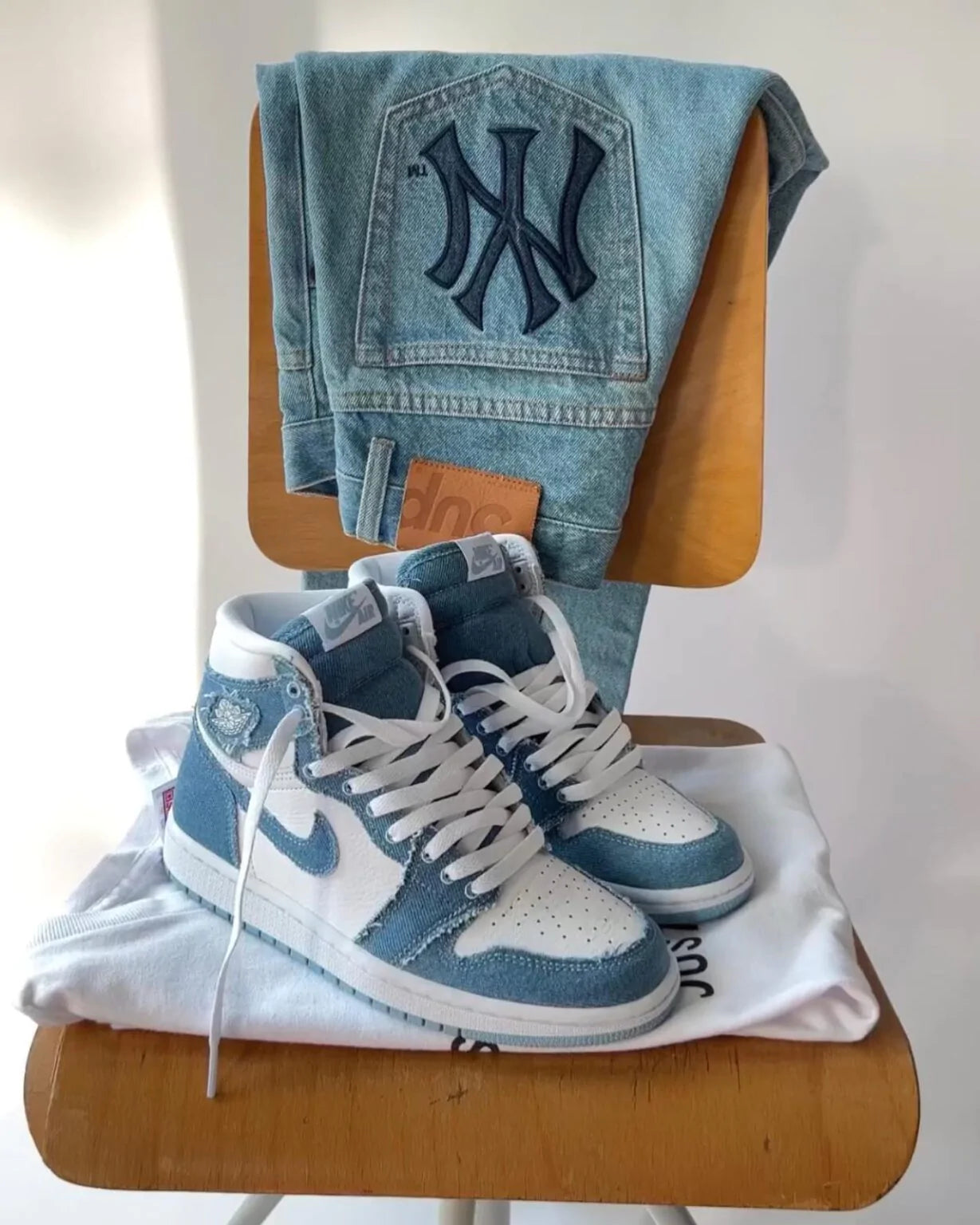 Air Jordan 1 High Og Denim - Image 4
