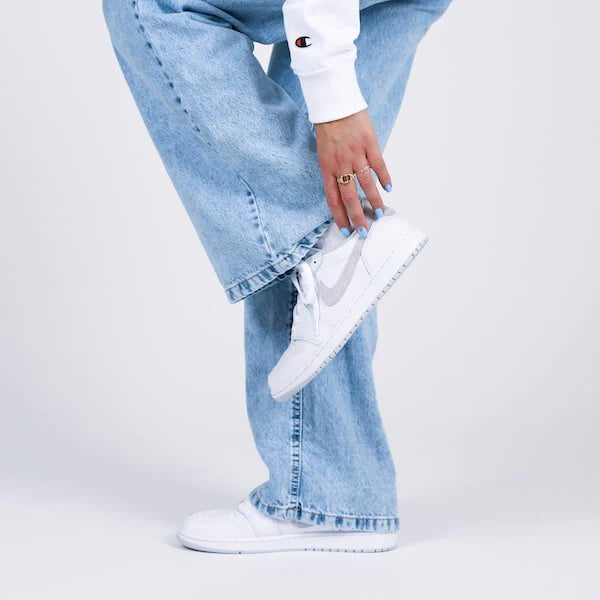 Air Jordan 1 Low Og Neutral Grey 2021 - Image 4