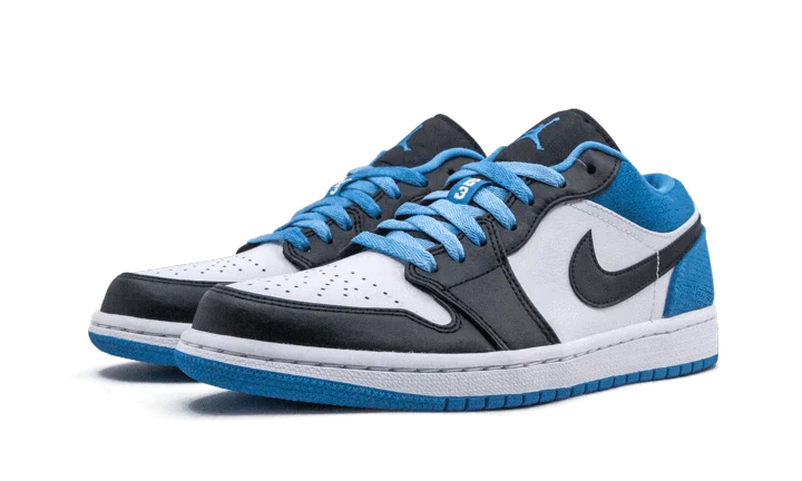 Alternative view of Air Jordan 1 Low Se Laser Blue