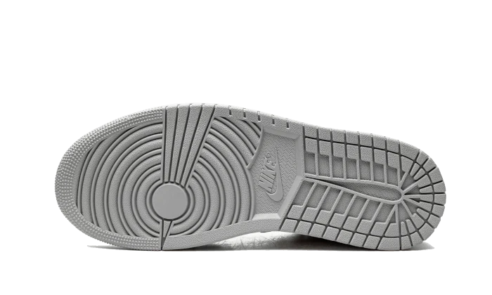 Air Jordan 1 Low Se Light Smoke Grey Gym Red - Image 4