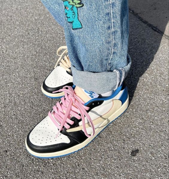 Air Jordan 1 Low Travis Scott Fragment - Image 4