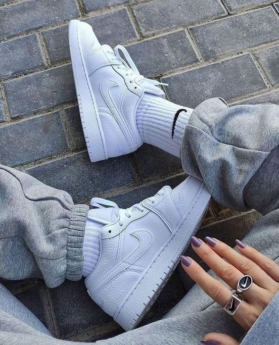 Air Jordan 1 Low Triple White - Image 6