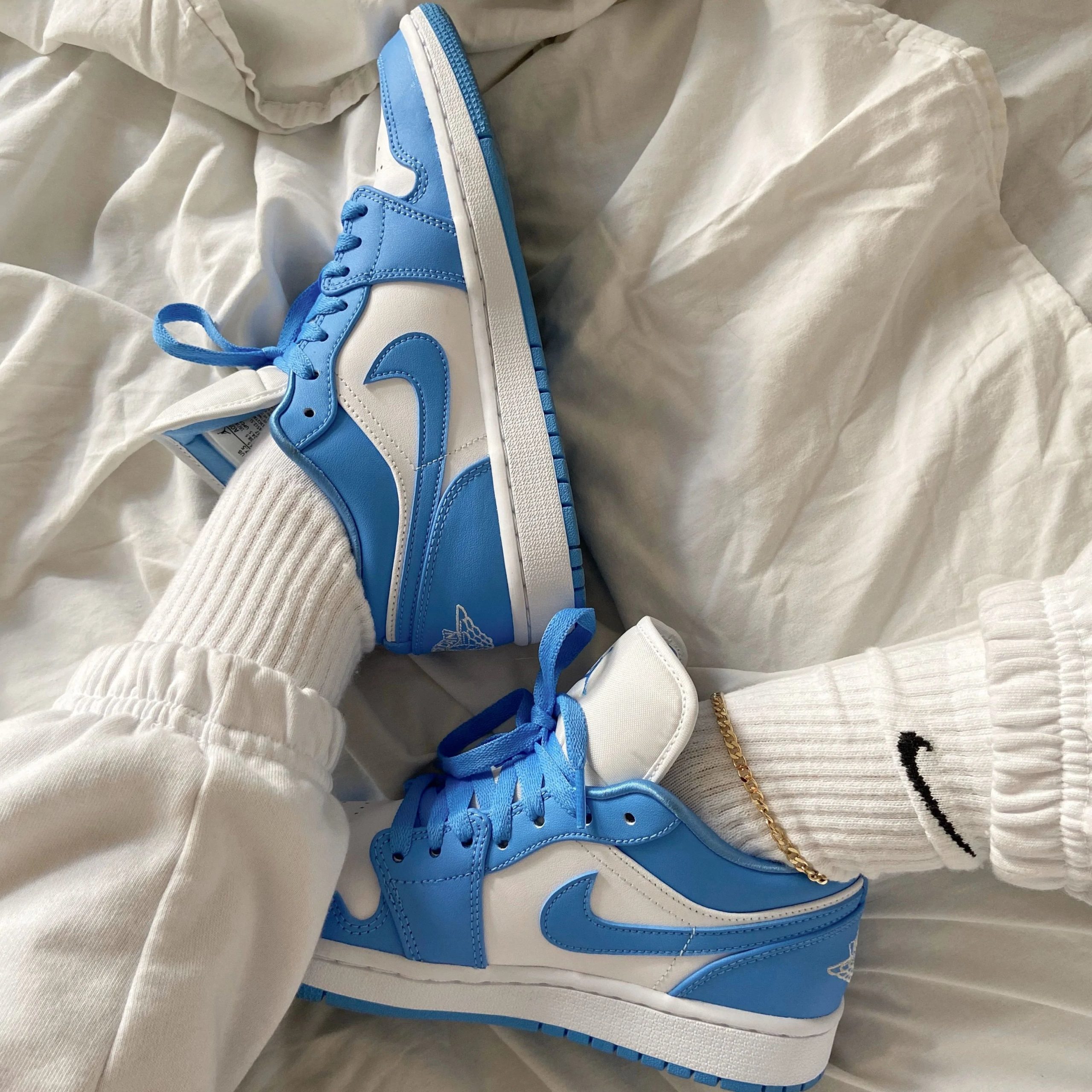Air Jordan 1 Low Unc - Image 5