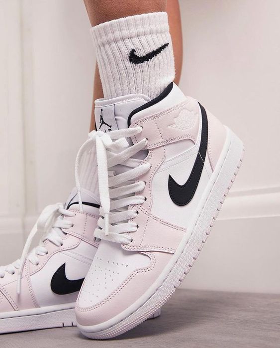 Air Jordan 1 Mid Barely Rose - Image 4