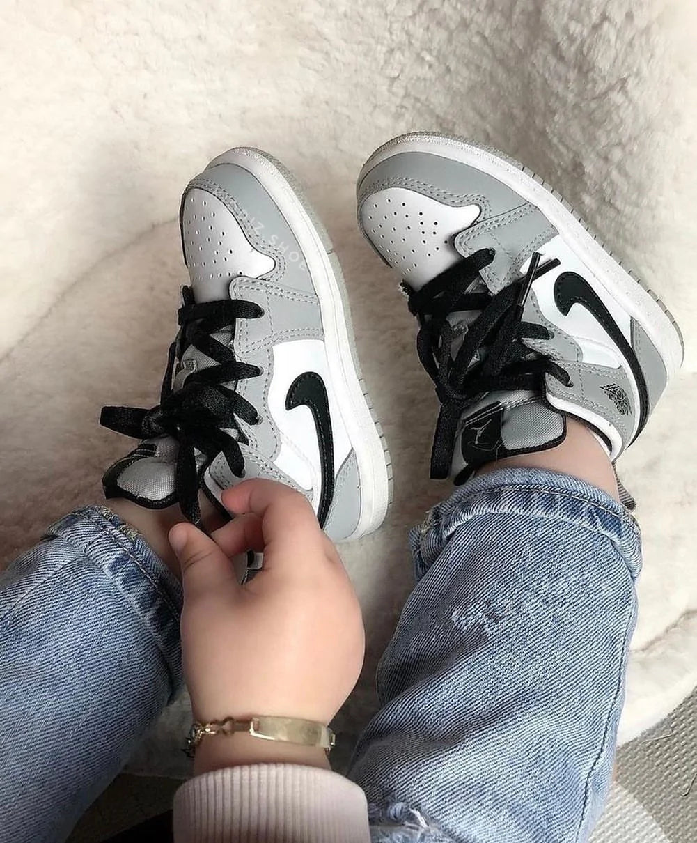 Air Jordan 1 Mid Kids Light Smoke Grey - Image 5