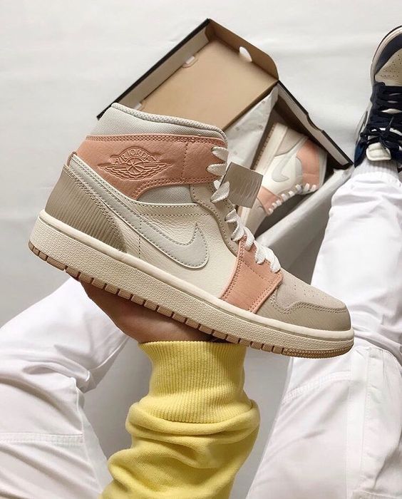 Air Jordan 1 Mid Milan - Image 8