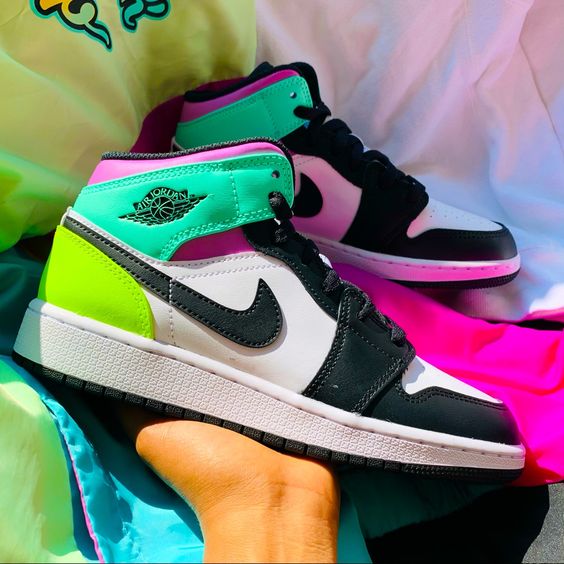 Air Jordan 1 Mid Pastel Black Toe - Image 6