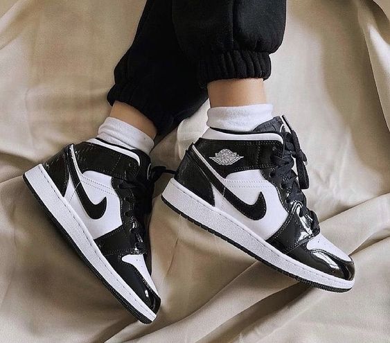 Air Jordan 1 Mid Se Carbon Fiber - Image 5