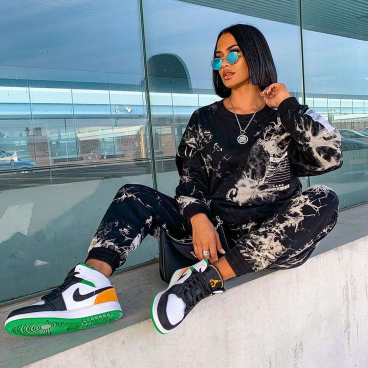 Air Jordan 1 Mid Se White Laser Orange Lucky Green - Image 7