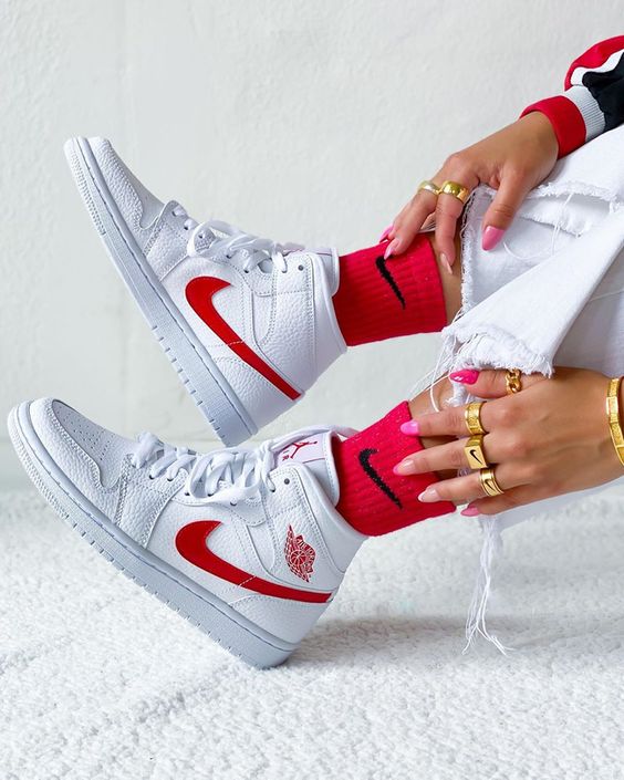 Air Jordan 1 Mid University Red - Image 5