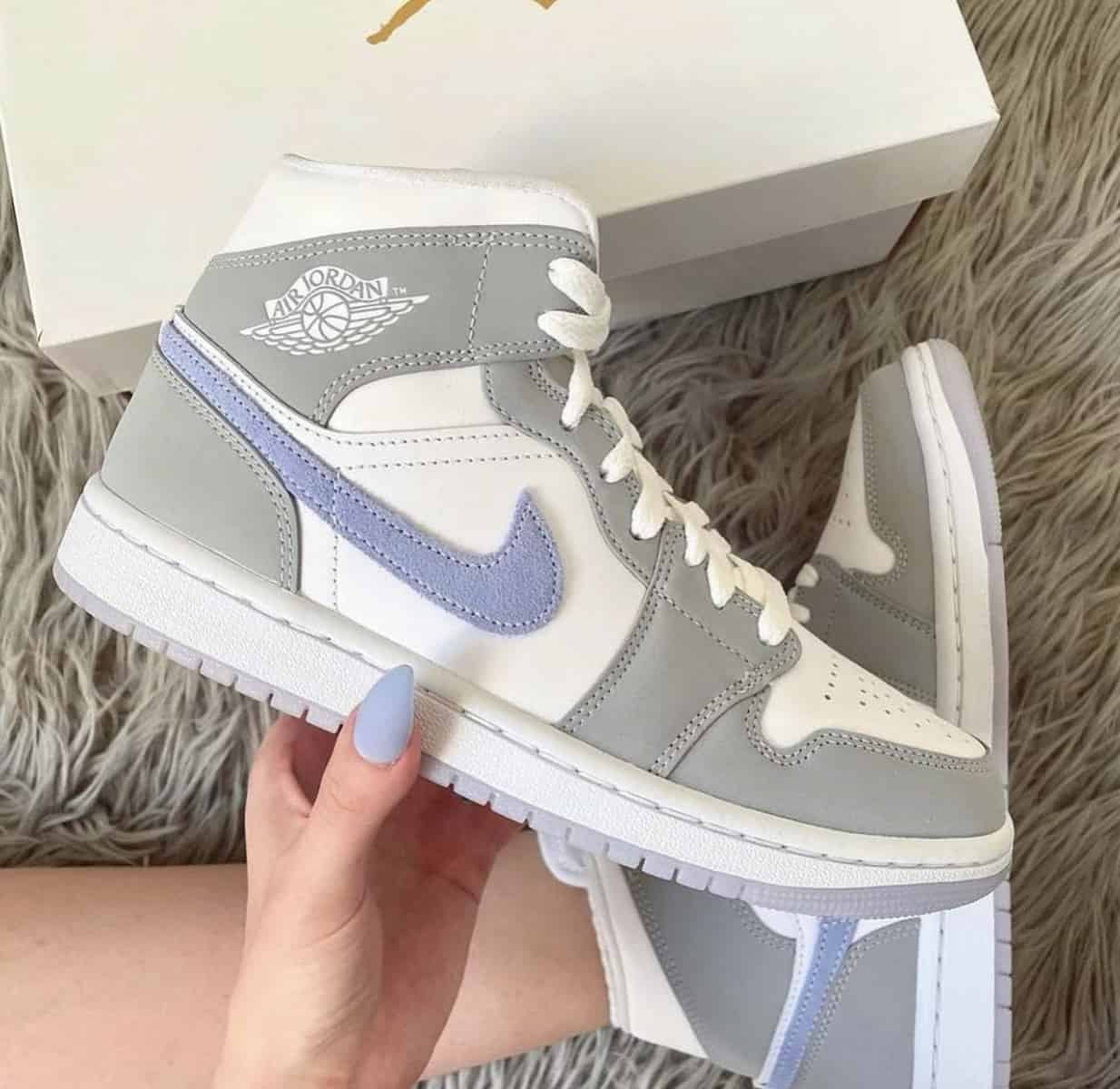 Air Jordan 1 Mid Wolf Grey - Image 5