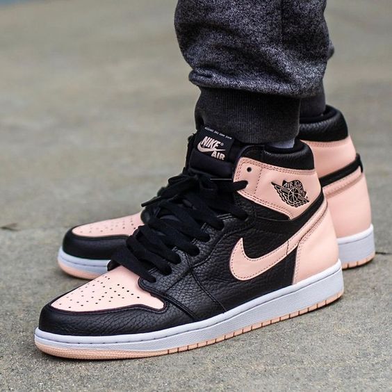 Air Jordan 1 Retro High Black Crimson Tint - Image 5