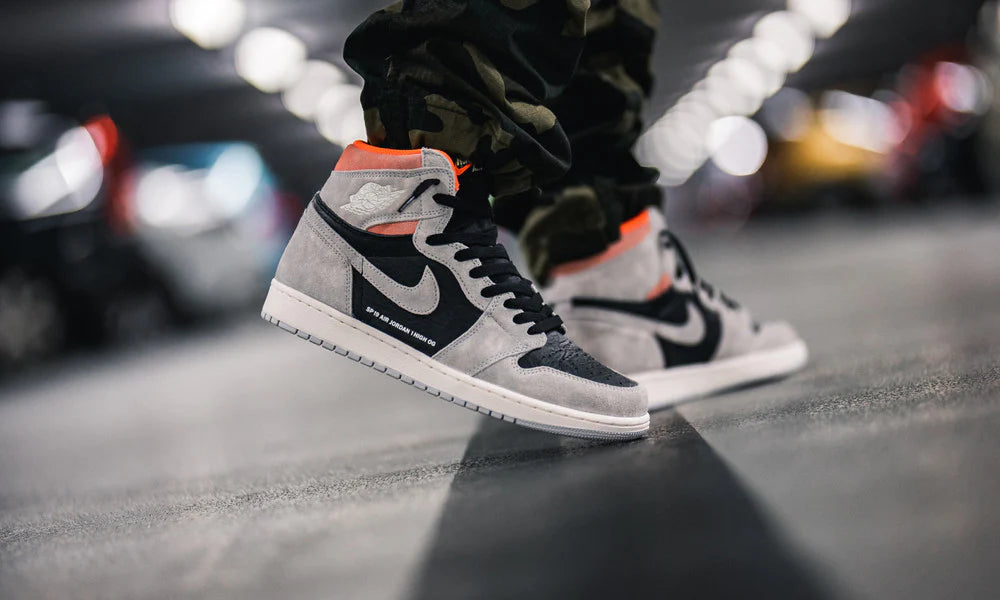 Air Jordan 1 Retro High Neutral Gray Hyper Crimson - Image 5