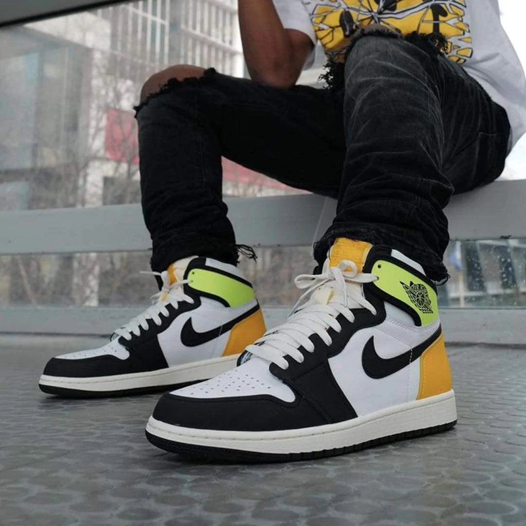 Air Jordan 1 Retro High Og Volt Gold - Image 5
