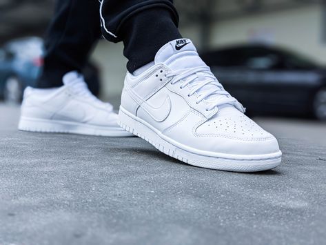 Dunk Low Triple White 2021 - Image 4