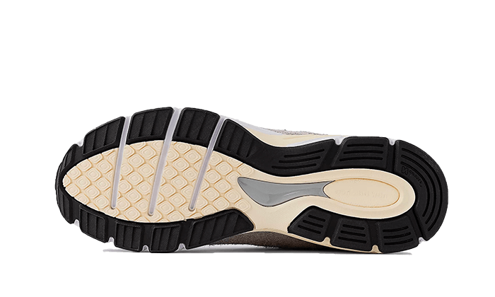 New Balance 990 V4 Made In Usa Grey Suede - Image 3