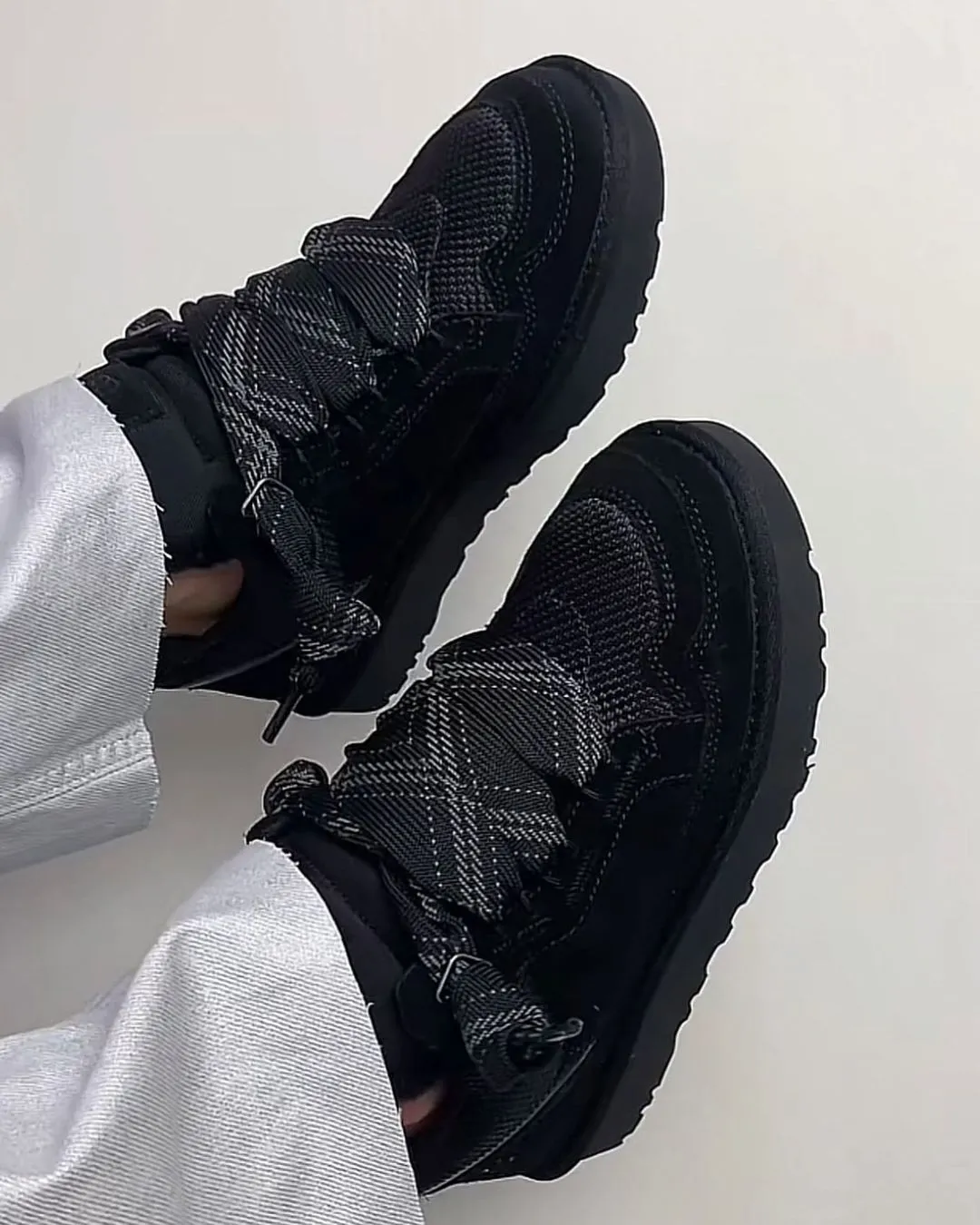 Ugg Lowmel / Black - Image 8