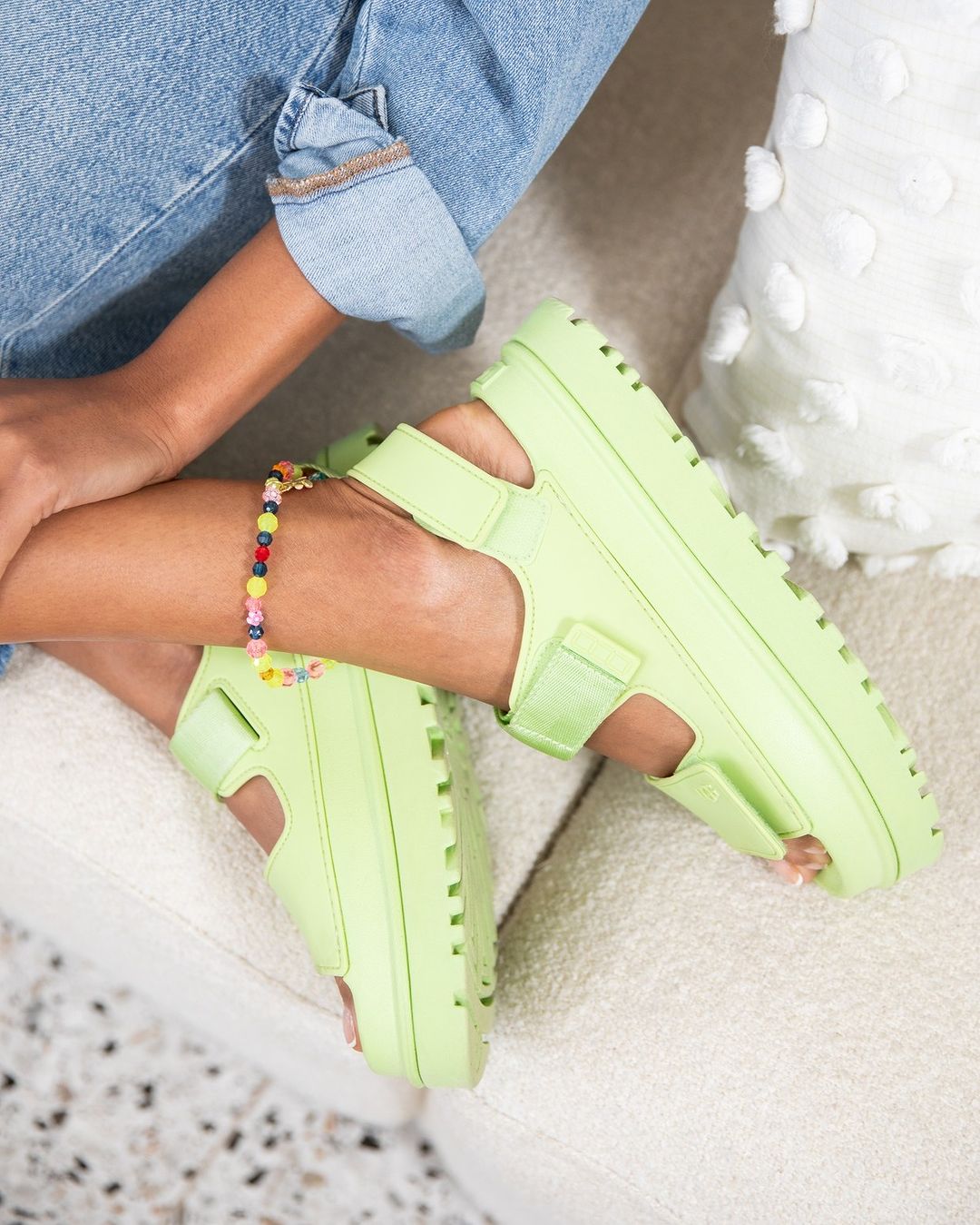 Ugg Women’S Goldenglow Sandal Caterpillar - Image 7