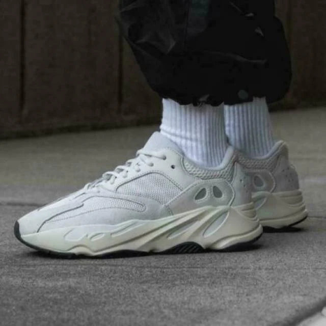 Yeezy 700 Analog - Image 5
